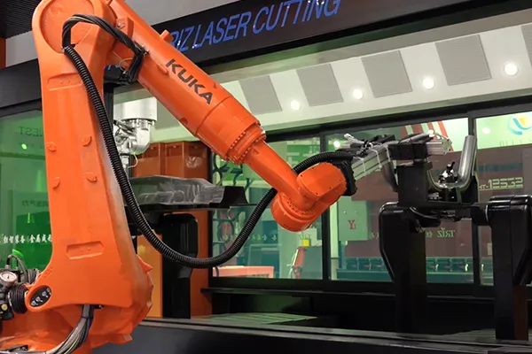 Máy Cắt Laser 3D Hai Trạm