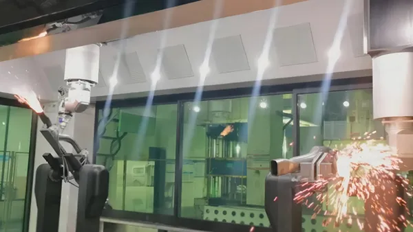 Điều khiển bám theo hai đường cắt tốc độ cao